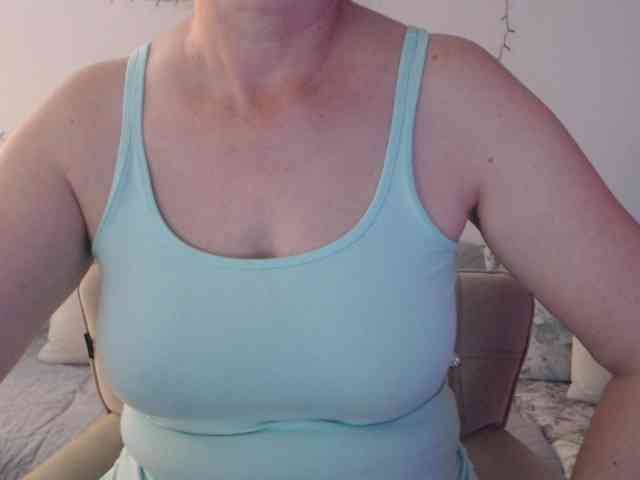 goodSnowQueen webcam