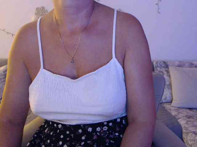 goodSnowQueen webcam