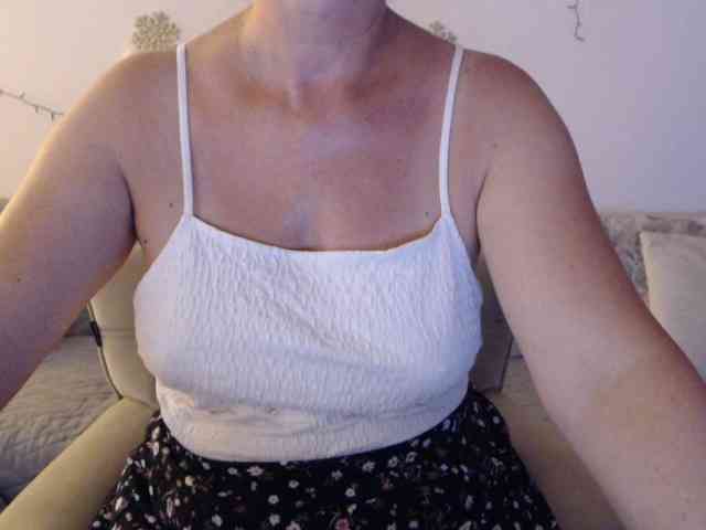 goodSnowQueen webcam