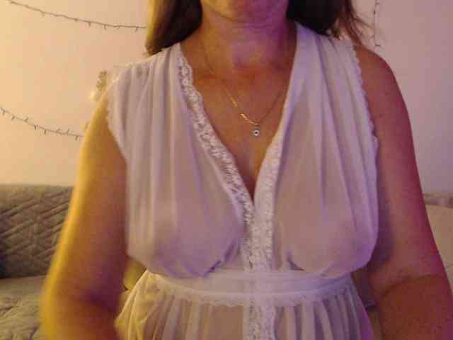 goodSnowQueen webcam