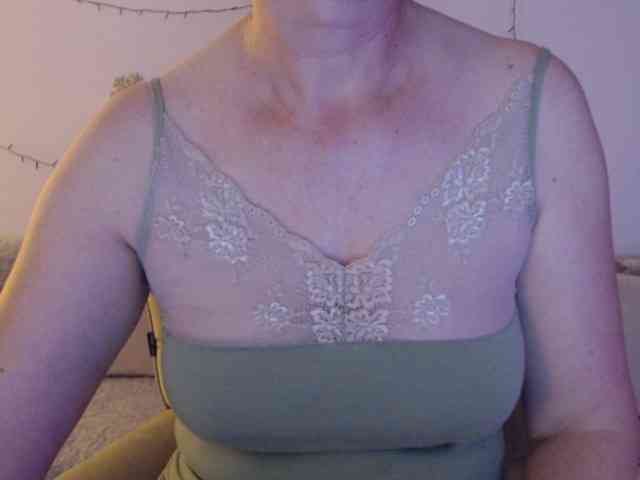 goodSnowQueen webcam