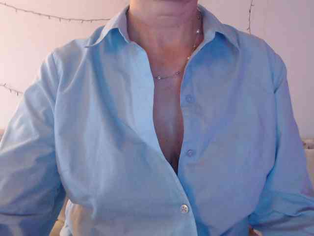 goodSnowQueen webcam