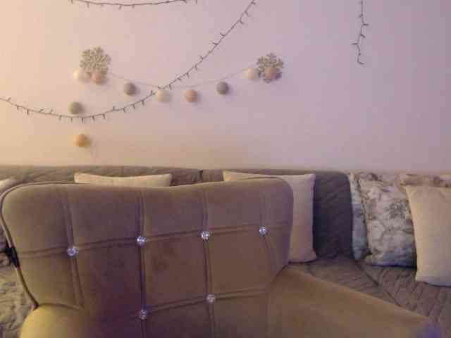 goodSnowQueen webcam