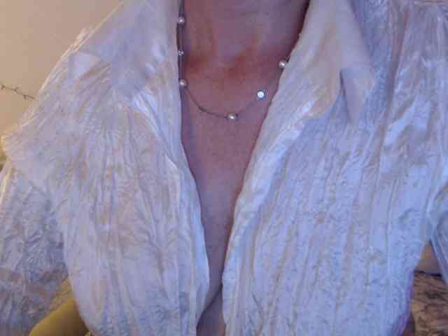 goodSnowQueen webcam