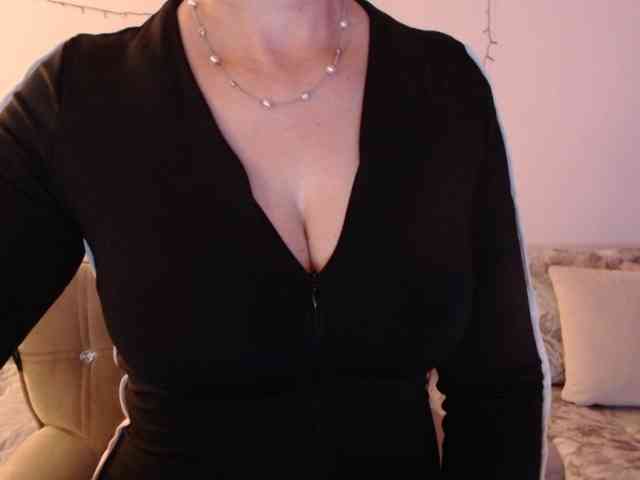 goodSnowQueen webcam