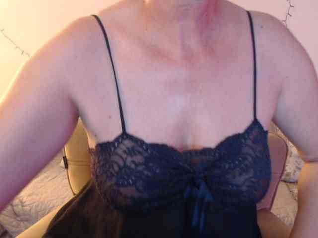 goodSnowQueen webcam