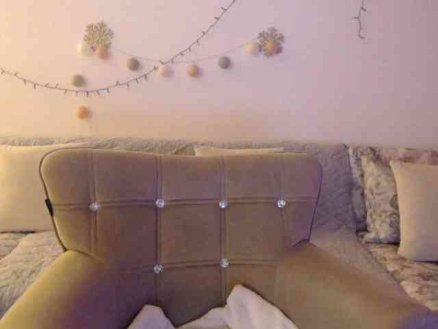 goodSnowQueen webcam