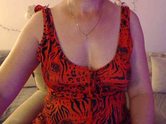 goodSnowQueen webcam
