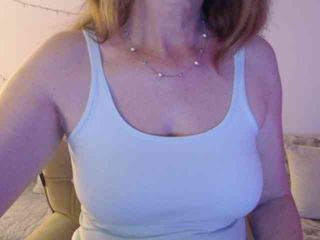 goodSnowQueen webcam