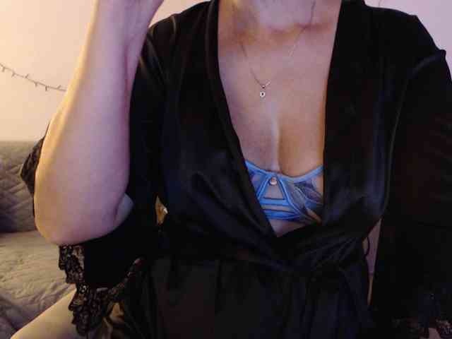 goodSnowQueen webcam