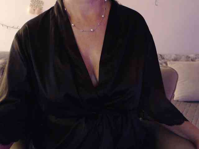 goodSnowQueen webcam