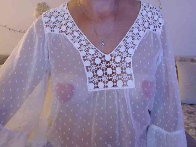 goodSnowQueen webcam