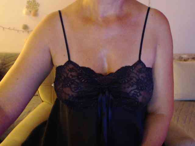 goodSnowQueen webcam