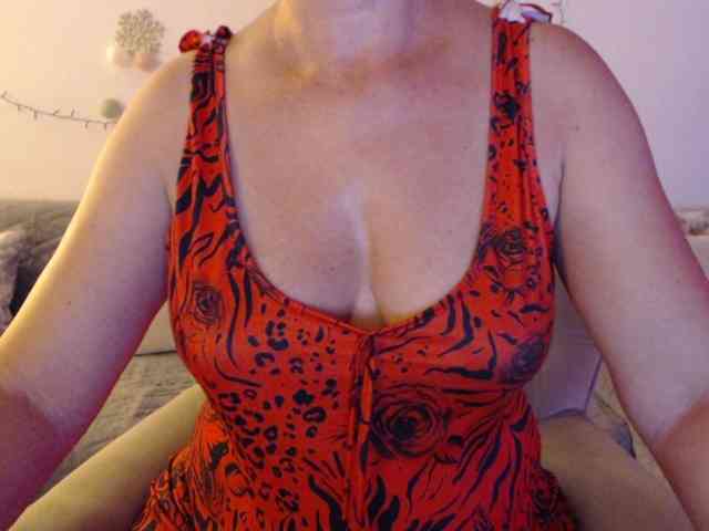 goodSnowQueen webcam