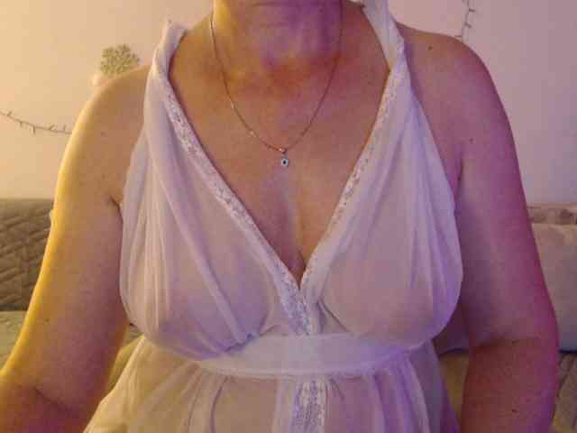 goodSnowQueen webcam