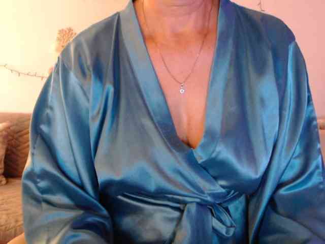 goodSnowQueen webcam