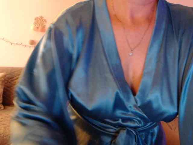 goodSnowQueen webcam