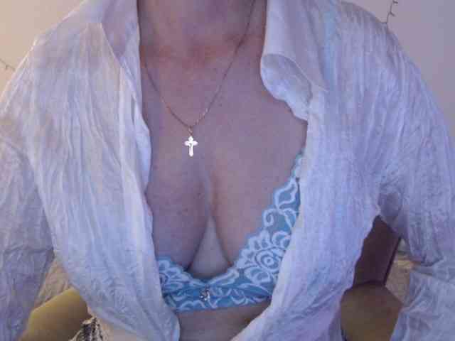 goodSnowQueen webcam