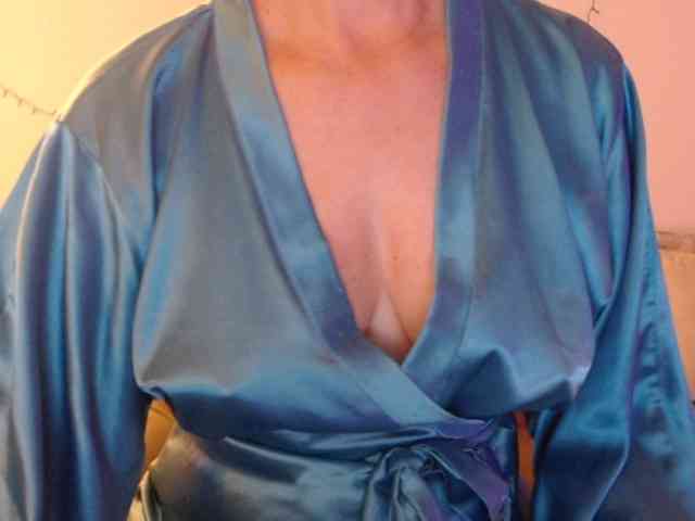 goodSnowQueen webcam