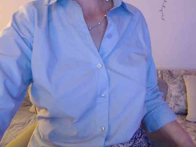 goodSnowQueen webcam