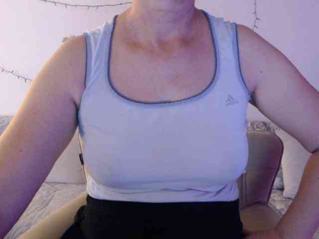 goodSnowQueen webcam