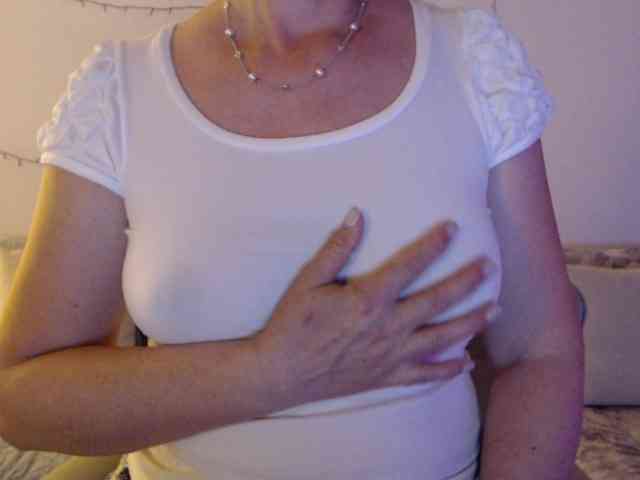 goodSnowQueen webcam