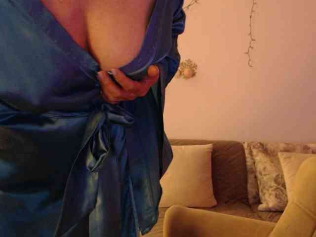 goodSnowQueen webcam
