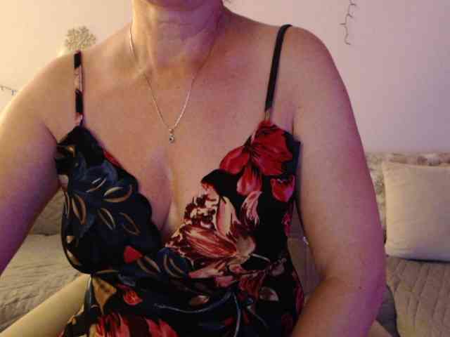 goodSnowQueen webcam