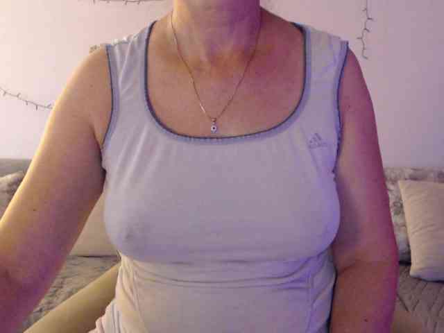 goodSnowQueen webcam