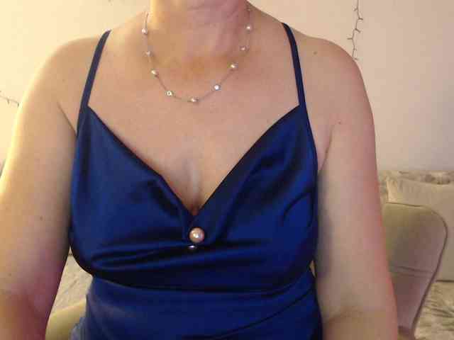 goodSnowQueen webcam