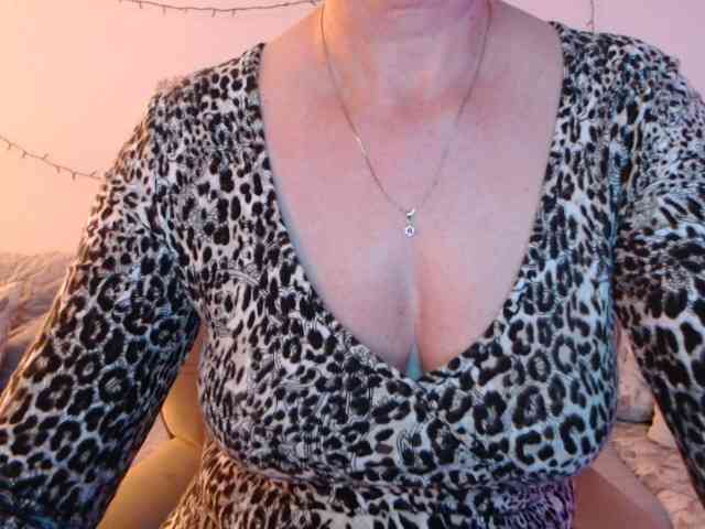 goodSnowQueen webcam