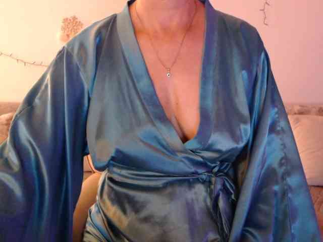 goodSnowQueen webcam