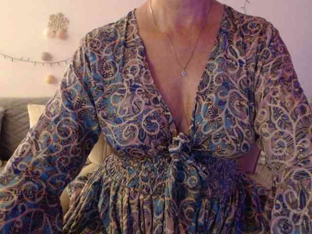 goodSnowQueen webcam