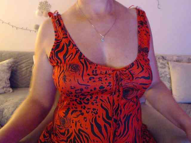 goodSnowQueen webcam