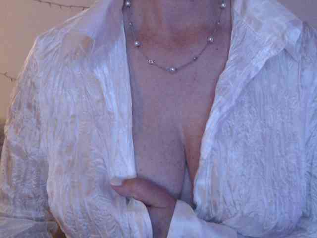goodSnowQueen webcam