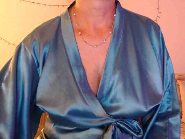 goodSnowQueen webcam