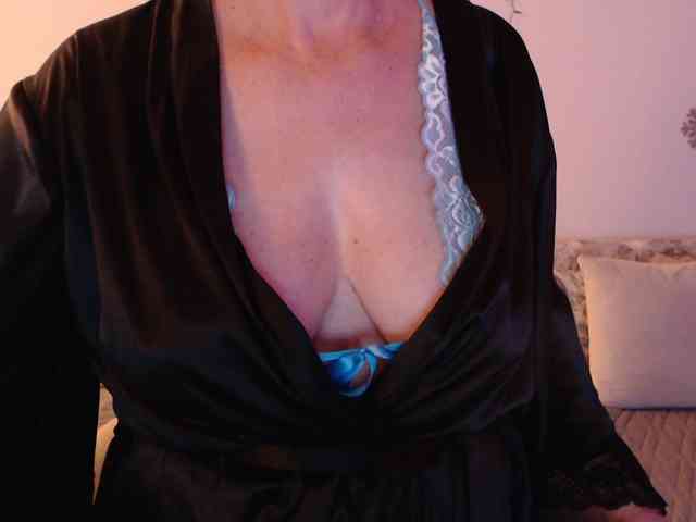 goodSnowQueen webcam