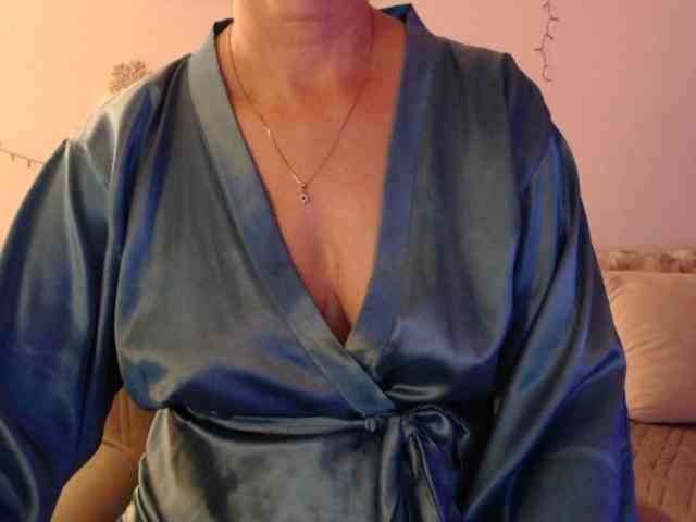 goodSnowQueen webcam