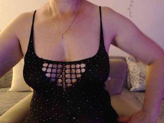 goodSnowQueen webcam