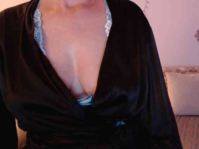 goodSnowQueen webcam