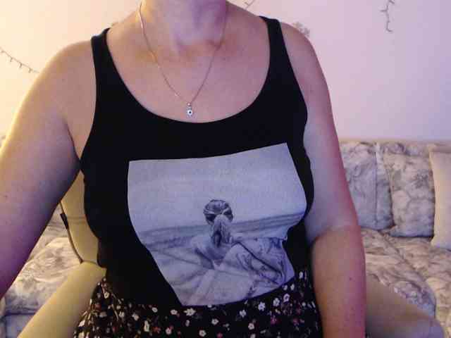 goodSnowQueen webcam