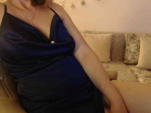 goodSnowQueen webcam