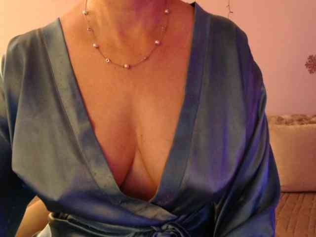 goodSnowQueen webcam