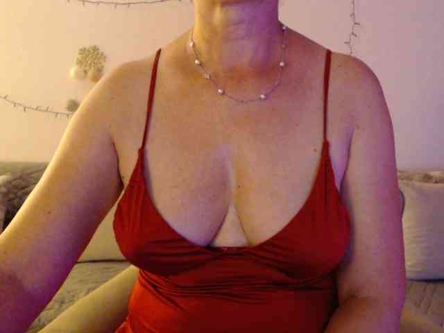 goodSnowQueen webcam