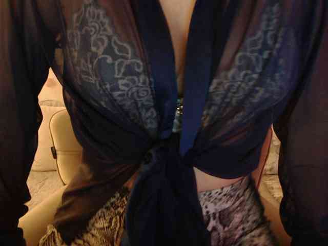 goodSnowQueen webcam