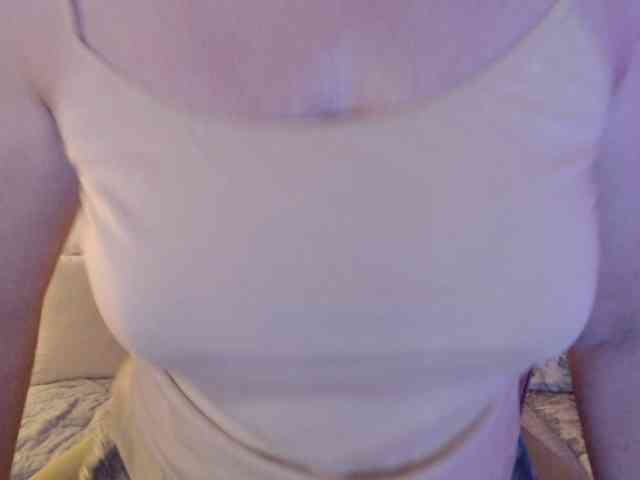 goodSnowQueen webcam