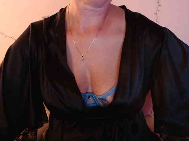 goodSnowQueen webcam