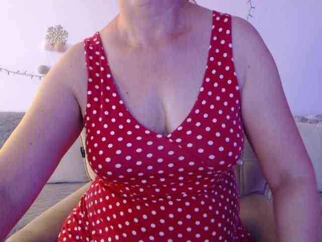 goodSnowQueen webcam