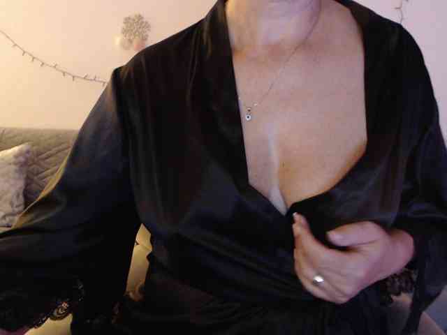 goodSnowQueen webcam