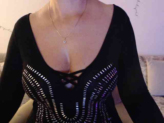 goodSnowQueen webcam